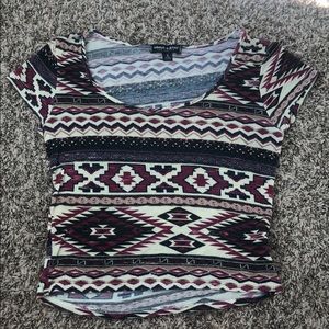 🌼Patterned Crop Top🌼